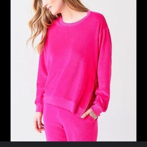 Sundry VELOUR SIDE ZIP SWEATSHIRT - Hot Pink size small
Made in USA